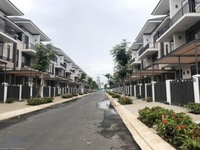 Cần bán Lavila GD1 6m view biệt thự giá 9,2 tỷ Cần bán Lavila GD1 6m view biệt thự giá 9,2 tỷ