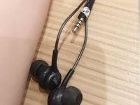 Tai nghe nhét tai điện thoại, có mic màu đen xám giá 68k Tai nghe nhét tai điện thoại, có mic màu đen xám giá 68k