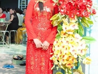Áo dài cưới ren đỏ đính kim sa vàng gold Áo dài cưới ren đỏ đính kim sa vàng gold