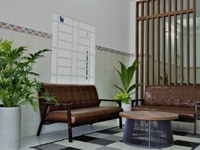Nhà 1 trệt 1 lầu (mặt tiền kinh doanh) + 2 căn hộ đang cho thuê Nhà 1 trệt 1 lầu (mặt tiền kinh doanh) + 2 căn hộ đang cho thuê