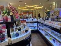 Cửa Hàng mới khai trương cần tuyển gấp 3 Nhân Viên Cửa Hàng mới khai trương cần tuyển gấp 3 Nhân Viên