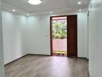 Chính chủ bán căn hộ tập thể tầng 2 khu E5 mặt phố Nguyên Hồng