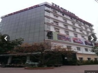 Cho thuê tòa nhà 7 tầng diện tích 2310m2 sân rộng Cho thuê tòa nhà 7 tầng diện tích 2310m2 sân rộng