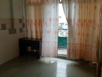 Phòng ban công lớn 35m2 sạch đẹp thoáng mát gần Bùi Đình Túy Phòng ban công lớn 35m2 sạch đẹp thoáng mát gần Bùi Đình Túy