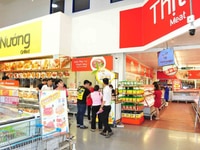 Tuyển gấp 02 nam nữ phụ bán hàng và tư vấn Tuyển gấp 02 nam nữ phụ bán hàng và tư vấn