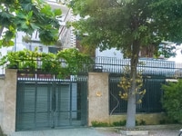 Bán biệt thự - khu dân trí - đường 10m - dt 300m2 - sát gò vấp Bán biệt thự - khu dân trí - đường 10m - dt 300m2 - sát gò vấp