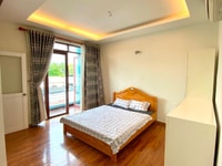 Phòng mới, ban công, sẵn nội thất. Gần CV Gia Định Phòng mới, ban công, sẵn nội thất. Gần CV Gia Định