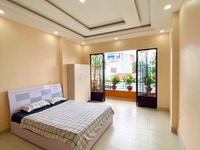 Phòng mới, ban công, sẵn nội thất. Gần CV Gia Định Phòng mới, ban công, sẵn nội thất. Gần CV Gia Định