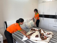 Cần 1 giúp việc, 1 người chăm ông bà, 1 chăm bé bao ăn ở lại tại nhà Cần 1 giúp việc, 1 người chăm ông bà, 1 chăm bé bao ăn ở lại tại nhà