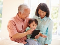 Gia đình tôi đang cần tuyển người giúp việc chu đáo và siêng năng Gia đình tôi đang cần tuyển người giúp việc chu đáo và siêng năng