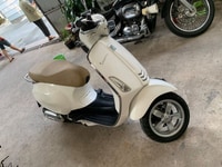 Cần bán xe Vespa Sprint 2014, màu trắng Cần bán xe Vespa Sprint 2014, màu trắng