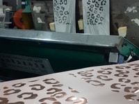 Thợ ép nhũ chạy xô làm theo hợp đồng Thợ ép nhũ chạy xô làm theo hợp đồng