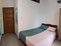 Phòng như hình,đủ tiện nghi,cửa sổ 2 mặt thông thoáng,bếp nấu,giờ TD. Phòng như hình,đủ tiện nghi,cửa sổ 2 mặt thông thoáng,bếp nấu,giờ TD.