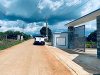 Kẹt tiền cần bán nhanh lô đất thổ cư 2500m2. Cách sân bay 3km Kẹt tiền cần bán nhanh lô đất thổ cư 2500m2. Cách sân bay 3km