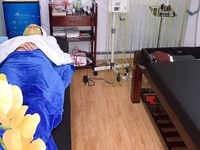 Cần thợ nữ biết gội đầu làm móng Cần thợ nữ biết gội đầu làm móng