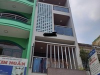 Cho thuê mặt tiền Nguyễn Văn Cừ, quận 1 (15x5m) 3 lầu giá chỉ 80 triệu Cho thuê mặt tiền Nguyễn Văn Cừ, quận 1 (15x5m) 3 lầu giá chỉ 80 triệu