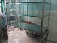 Xe inox bán hàng 4 bánh ; 3 tầng ; dài 1,1m rộng 0,6 m , cao 1,65 m Xe inox bán hàng 4 bánh ; 3 tầng ; dài 1,1m rộng 0,6 m , cao 1,65 m
