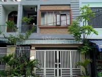Chuyển về quê sinh sống nên bán căn nhà 1 trệt 2 lầu Chuyển về quê sinh sống nên bán căn nhà 1 trệt 2 lầu