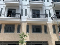 Bán Khu nhà phố mới, 5 phòng ngủ, 6 toilet, đường 12m