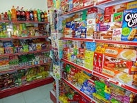 Cần người bán hàng tại cửa hàng siêu thị mini Cần người bán hàng tại cửa hàng siêu thị mini