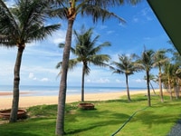 Nhà phố biển sở hữu hồ bơi riêng sổ hồng lâu dài tại TT Phan Thiết Nhà phố biển sở hữu hồ bơi riêng sổ hồng lâu dài tại TT Phan Thiết