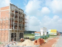 CẦN bán Nhà 1 trệt 1 lửng ngay TT Chơn Thành giá chỉ 680tr/80m2 SHR CẦN bán Nhà 1 trệt 1 lửng ngay TT Chơn Thành giá chỉ 680tr/80m2 SHR