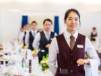 Tuyển 2 nữ nhân viên bàn nhà hàng có chỗ ăn ở lại lương 9 tr Tuyển 2 nữ nhân viên bàn nhà hàng có chỗ ăn ở lại lương 9 tr