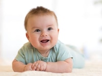 Cần người trông coi bé nhà mình bao ăn ở Cần người trông coi bé nhà mình bao ăn ở