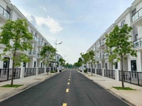 Nhà trong KDC cao cấp Simcity Q9,85m2,1 trệt 3 lầu Nhà trong KDC cao cấp Simcity Q9,85m2,1 trệt 3 lầu