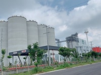 Gia đình bán mảnh đất 1000m2, có sổ hồng, giá 490 triệu Gia đình bán mảnh đất 1000m2, có sổ hồng, giá 490 triệu