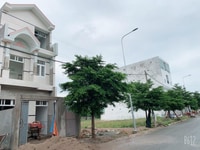 Cần bán lô biệt thự 200m2, KDC Tên Lửa đối diện view công viên Cần bán lô biệt thự 200m2, KDC Tên Lửa đối diện view công viên