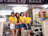 Cần thợ phụ cạo mặt ráy tai gội đầu, làm móng ăn chia 5/5 Cần thợ phụ cạo mặt ráy tai gội đầu, làm móng ăn chia 5/5