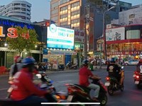 Bán gấp nhà Mặt tiền Trần Hưng Đạo, P7, Quận5
