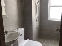 Cho thuê căn góc tầng trung, view cảng, thoáng mát Cho thuê căn góc tầng trung, view cảng, thoáng mát