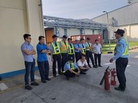 Cần tuyển bảo vệ có chổ ăn + ở Cần tuyển bảo vệ có chổ ăn + ở