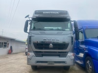 Xe đầu kéo howoA7 máy 380-420hp Xe đầu kéo howoA7 máy 380-420hp