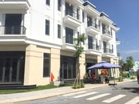 Nhà ngộp cần bán trong khu dân cư cao cấp Gò Đen. Nhà 1 trệt 3 lầu. Nhà ngộp cần bán trong khu dân cư cao cấp Gò Đen. Nhà 1 trệt 3 lầu.