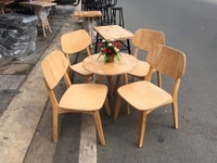 Thanh lý Bộ bàn 4 ghế cafe mặt gỗ có tựa mới 99% Thanh lý Bộ bàn 4 ghế cafe mặt gỗ có tựa mới 99%