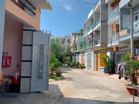 Nhà hẻm đẹp Huỳnh Văn Bánh, gần đuờng 9.5x10m; tiện phân lô, xây CHDV. Nhà hẻm đẹp Huỳnh Văn Bánh, gần đuờng 9.5x10m; tiện phân lô, xây CHDV.