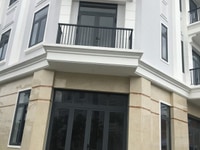 Nhà phố ngay cạnh chợ mặt tiền đường 40m Nhà phố ngay cạnh chợ mặt tiền đường 40m
