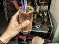 Tuyển nhân viên đứng bán cà phê tại chỗ Tuyển nhân viên đứng bán cà phê tại chỗ