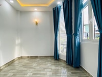 BÁN NHÀ XOAY VỐN,Nguyễn Tất Thành Q.4 SHR 60m2 (công chứng đủ)