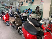 Thợ sửa chữa xe máy tại Hà Nội