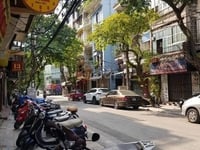 Bán nhà mặt phố Hàng Phèn quận Hoàn Kiếm, mặt bằng 55,7m, nhà 3 tầng