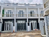Nhà 1 lầu 1 trệt Huyện Bình Chánh, SHR chỉ với 649 triệu