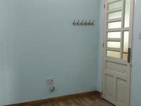 Phòng cho thuê mới , sạch sẽ , toilet riêng biệt . Phòng cho thuê mới , sạch sẽ , toilet riêng biệt .
