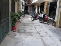 Chính chủ bán nhà ngõ phố Hoa Bằng (ô tô vào nhà),DT:70m2x5T Chính chủ bán nhà ngõ phố Hoa Bằng (ô tô vào nhà),DT:70m2x5T