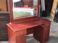 Thanh lý Bàn trang điểm màu nâu cũ giá rẻ Thanh lý Bàn trang điểm màu nâu cũ giá rẻ