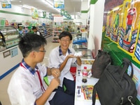 Cần tuyển 02 nhân viên phụ sắp xếp hàng hóa tại cửa hàng. Cần tuyển 02 nhân viên phụ sắp xếp hàng hóa tại cửa hàng.