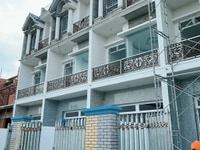 Mở bán dãy nhà 3 tấm 4x20-Hẻm xe hơi-Cách chợ Hưng Long 500m-1.8 tỷ